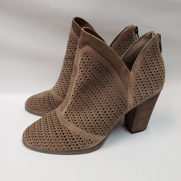 Vince Camuto Booties Shoes Heels Womens 9.5 Flunna Tan Suede Perforated Summer - Picture 11 of 12